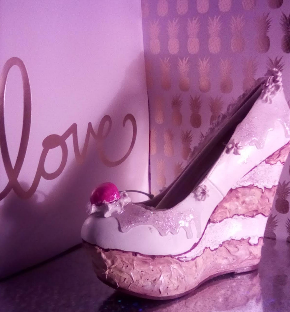 ✨️ Royal Wedding Cake Wedge Heels