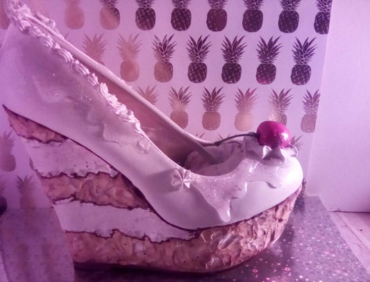 ✨️ Royal Wedding Cake Wedge Heels